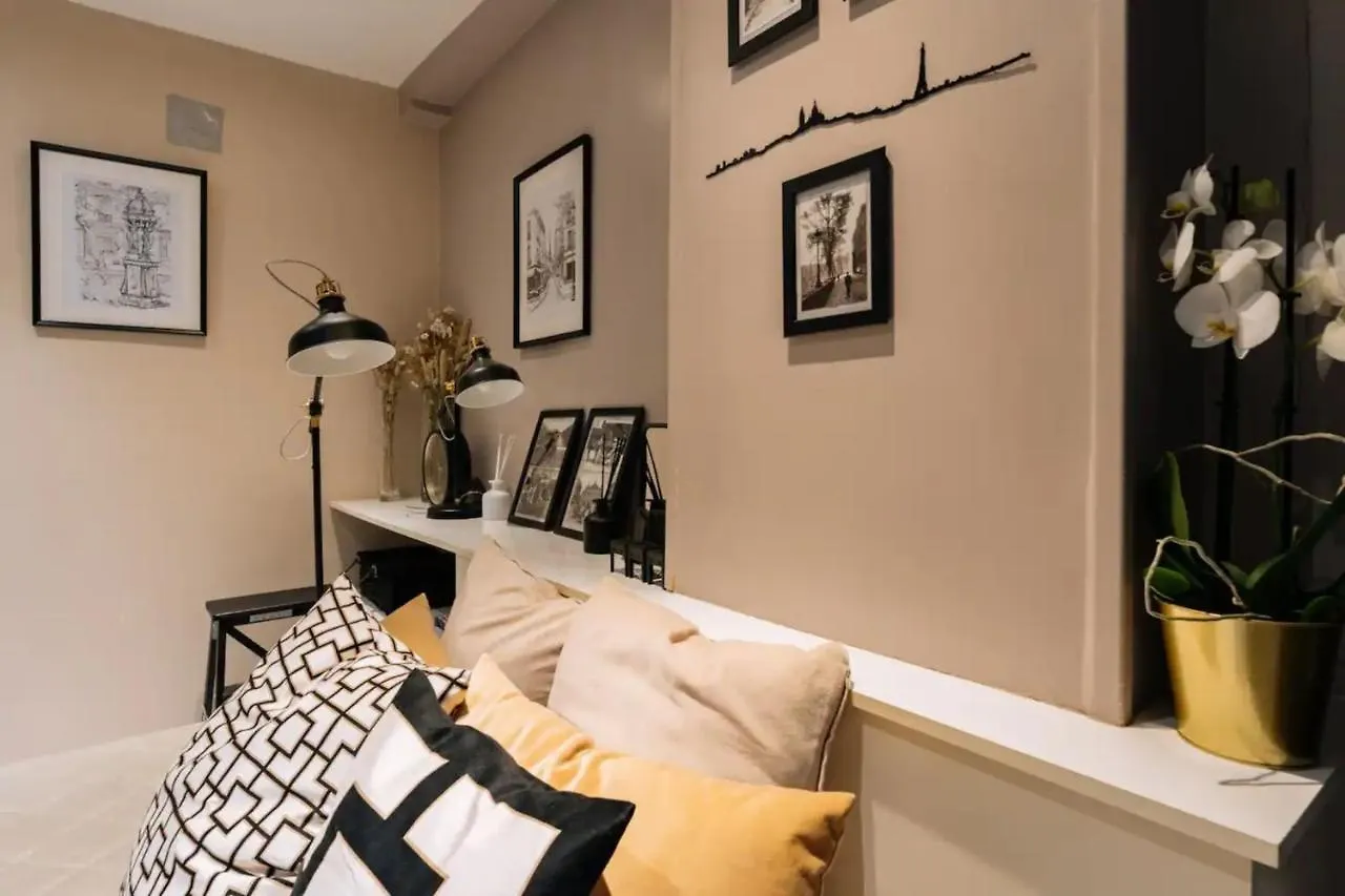 Chic & Stylish 1Bd Apart Louvre-Rivoli! Apartment Paris France